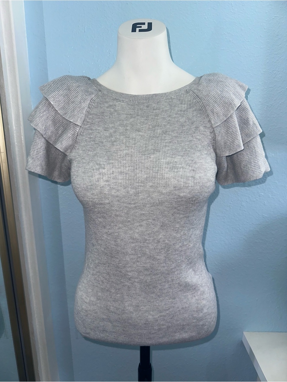 Ribbed Short Sleeve Ruffle Knit Top - Light Gray